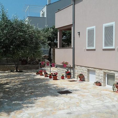 Lily Apartments Punta Skala Petrcane Exterior photo