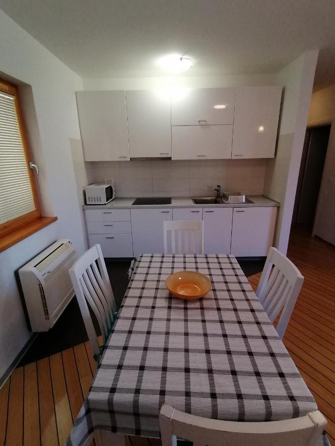 Lily Apartments Punta Skala Petrcane Exterior photo