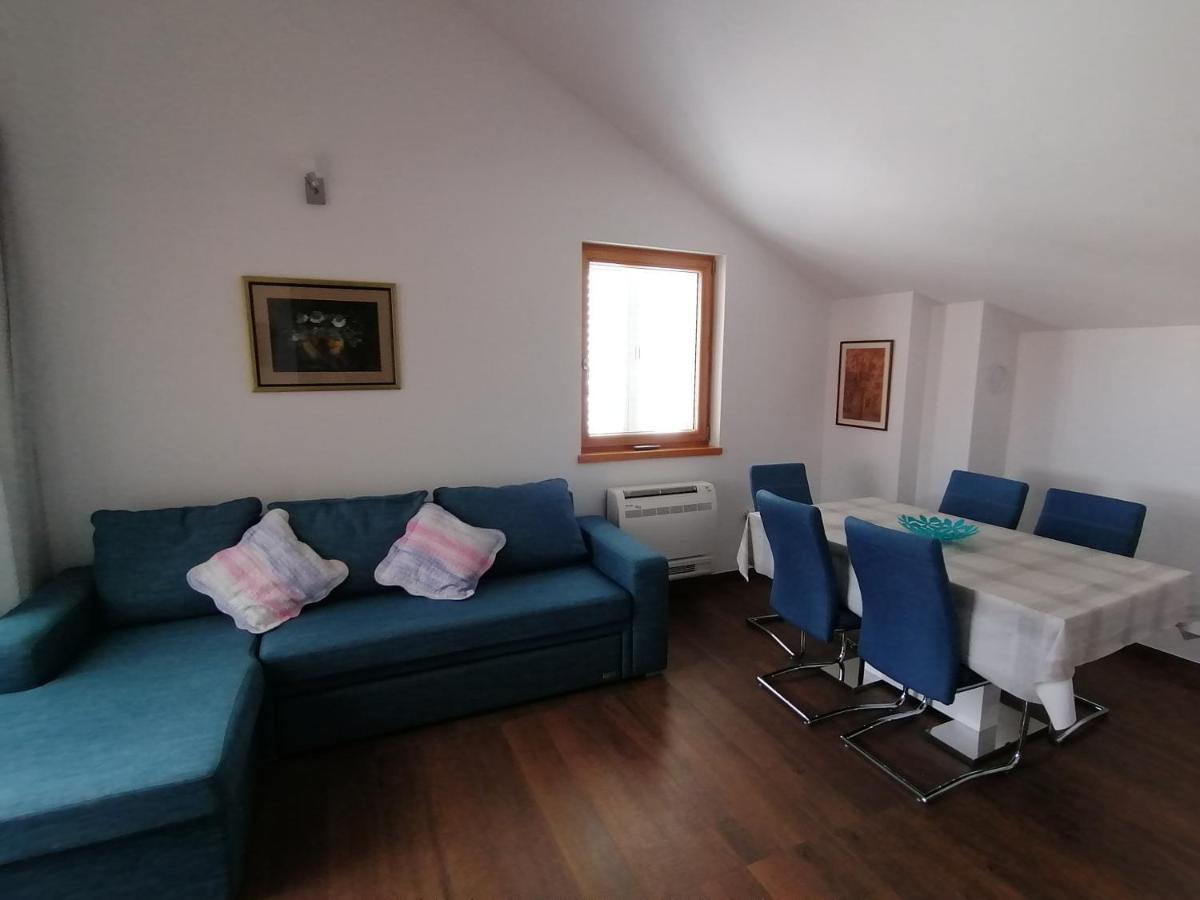 Lily Apartments Punta Skala Petrcane Exterior photo