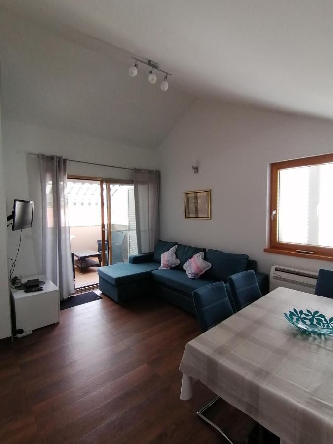 Lily Apartments Punta Skala Petrcane Exterior photo