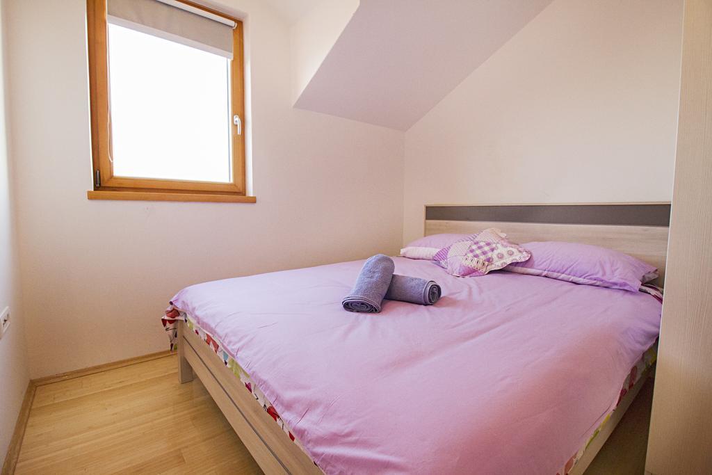 Lily Apartments Punta Skala Petrcane Room photo